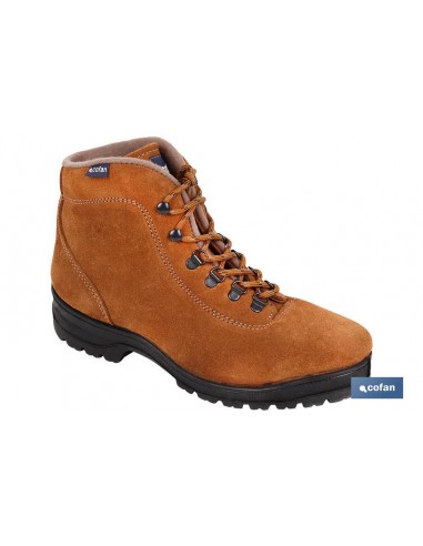 BOTA TREKKING SERRAJE MODELO NIJAR T-47