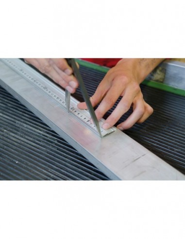 Regla de aluminio con base...