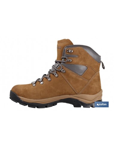 BOTA DE MONTAÑA NOBUCK MARRÓN MODELO...